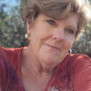 Meet your Posher, Debbie